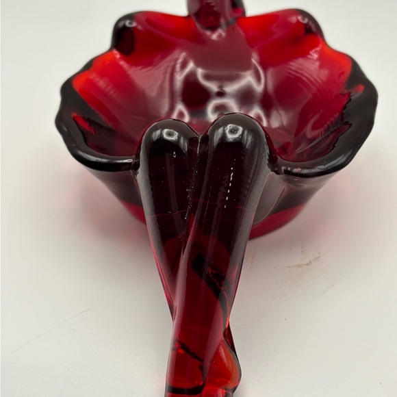 Elegant Red Glass Bathing Beauty Soap/Trinket Dish - Picture 2 of 8